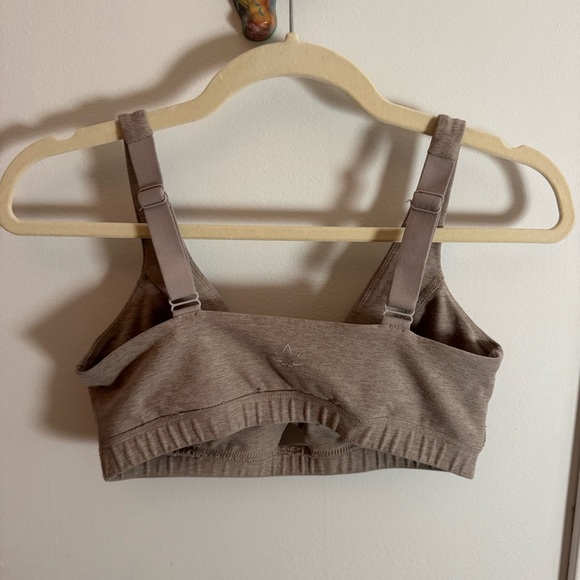 Beyond Yoga Space Dye Oatmeal Taupe Keyhole Sports Bra - Picture 4 of 5